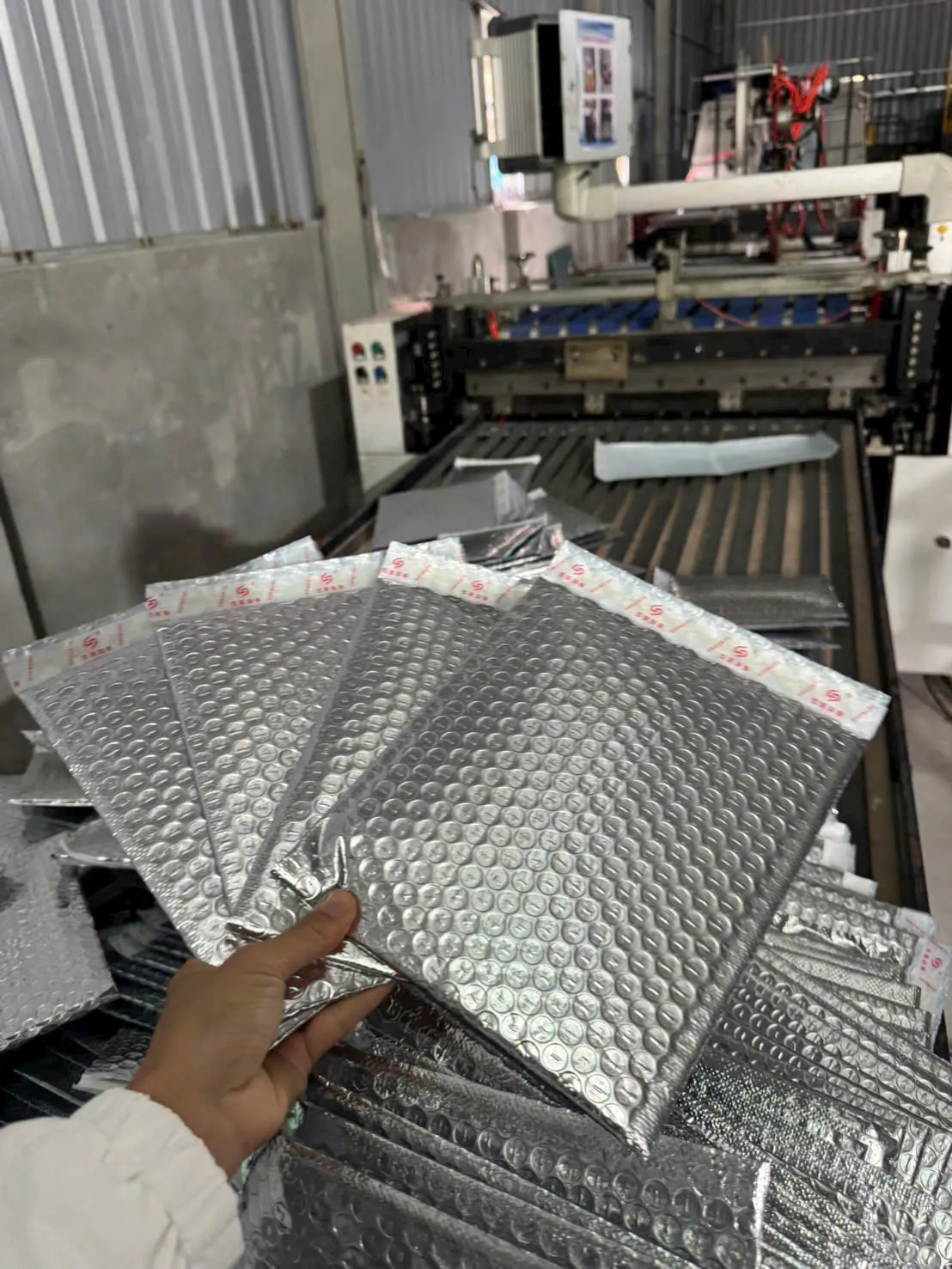 Túi Chống Sốc Giao Hàng – Giải Pháp Đóng Gói Chuyên Nghiệp Bảo Vệ Đơn Hàng Trong Mọi Hành Trình